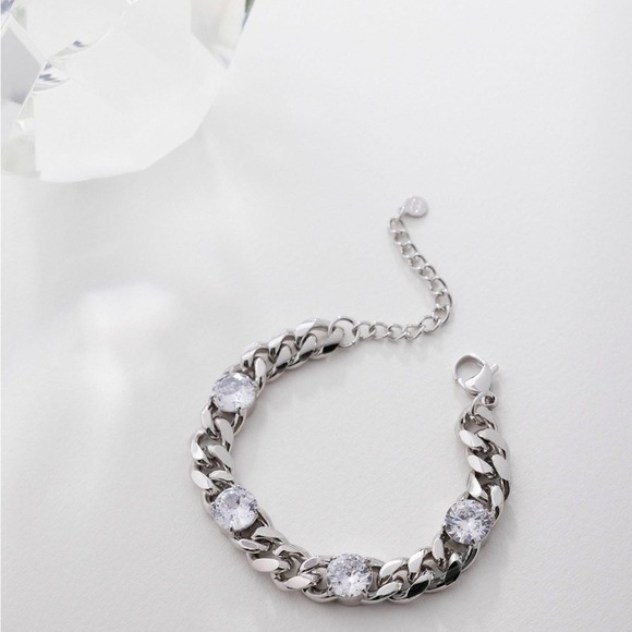 Paparazzi Dazzling Silver Filigree Earrings - Picture 4 of 12